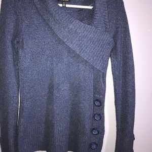 Le Chateau sweater
